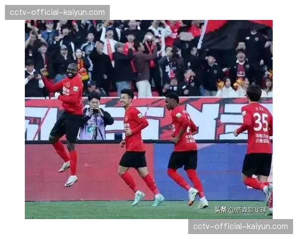 青岛西海岸1-1战平辽宁铁人，主场未能全取三分